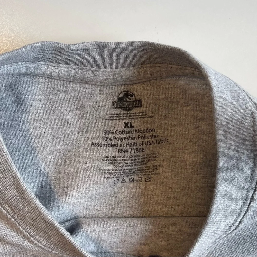 Jurassic World Tee - T-Rex & Heavy - Size XL - Picture 10 of 10